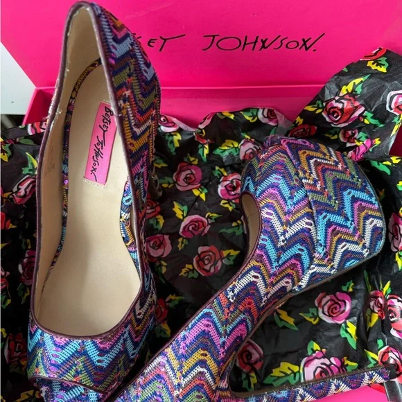 Betsey Johnson Colorful Zigzag Platform Heels NEW - Picture 3 of 11